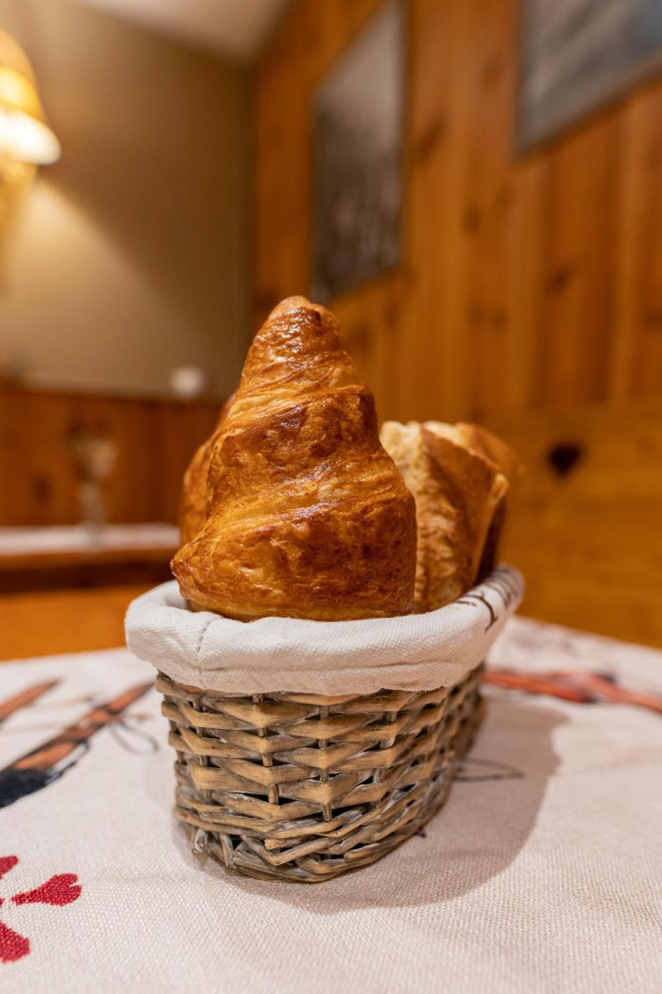 Hotel Le Pas De L'Ours Cauterets Eksteriør billede